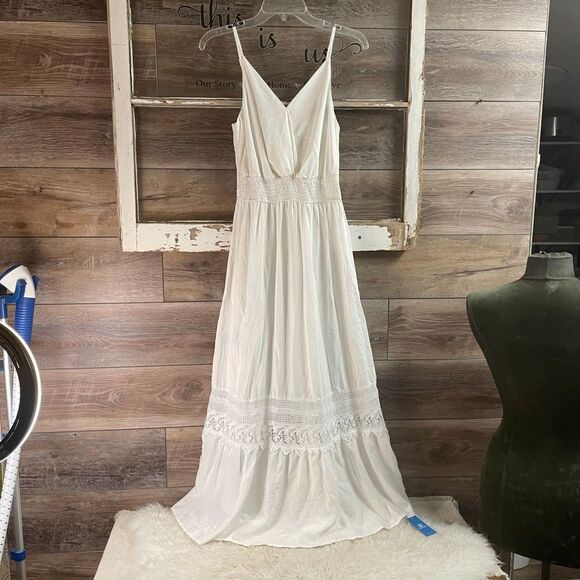 White Boho Maxi Dress Lace Trim Smocked Waist Beachy Size Small NWT - Picture 4 of 11